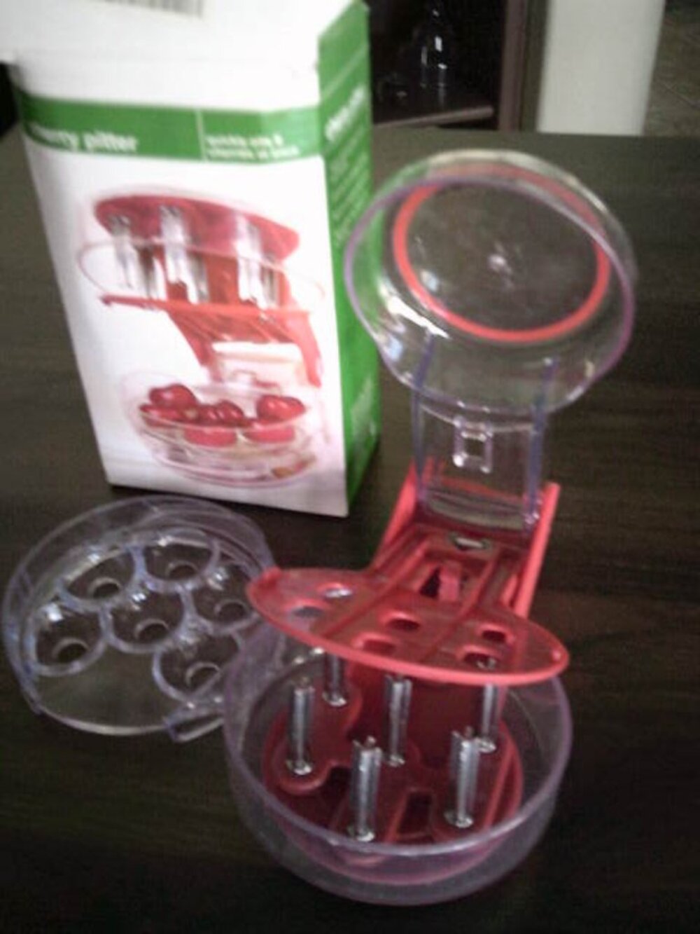 NEW CHERRY PITTER QUICKLY PITS 6 CHERRIES AT ONCE REMOVABLE TRAY 🍒